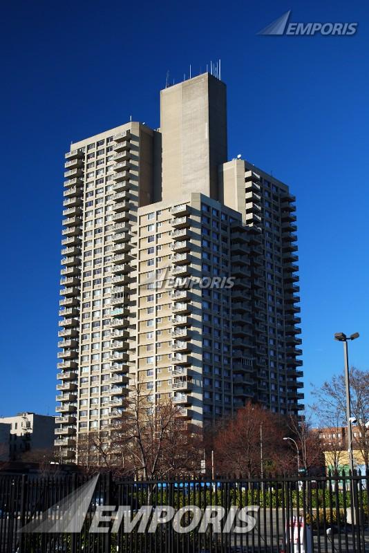 686049-Large